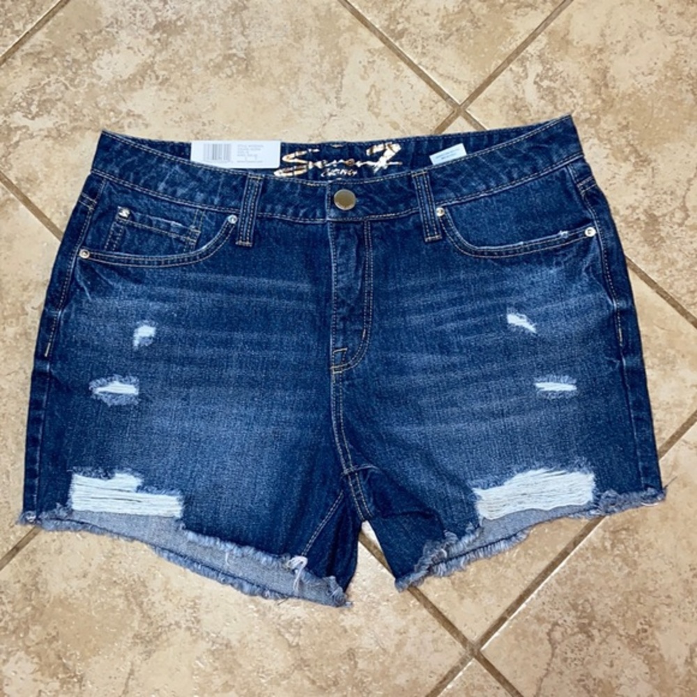 NWT Seven7 Weekend Short